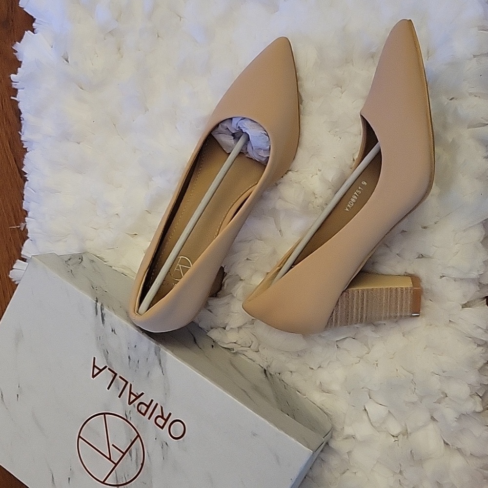 Oriplalla Nude Nubuck chunky block heel pointed toe non slip rubber sole…9 NEW